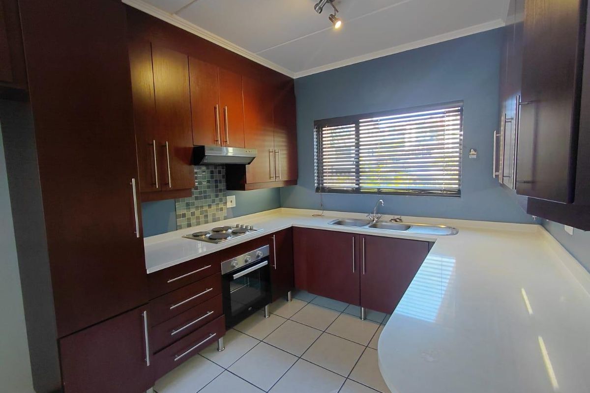 Spacious Loft Apartment with Spectacular Views in The Kanyin Estate - Photo 4