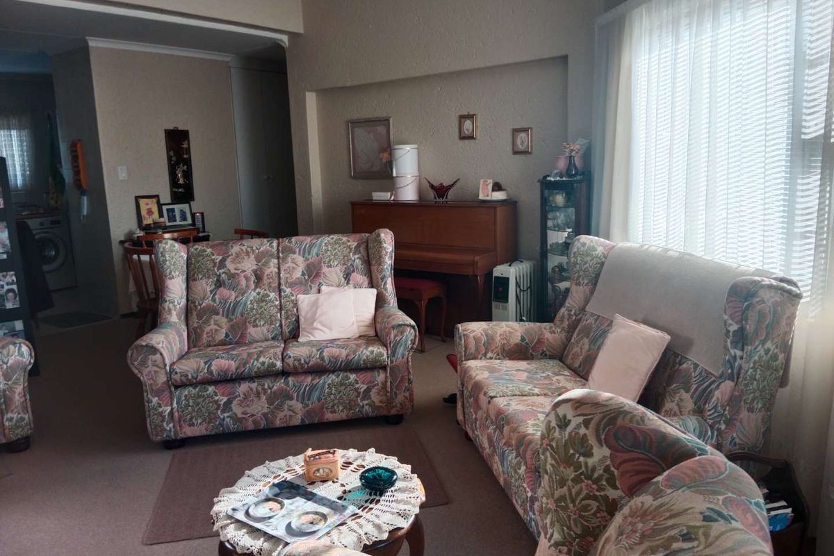 Spacious, Secure and Perfectly Located! - Photo 3