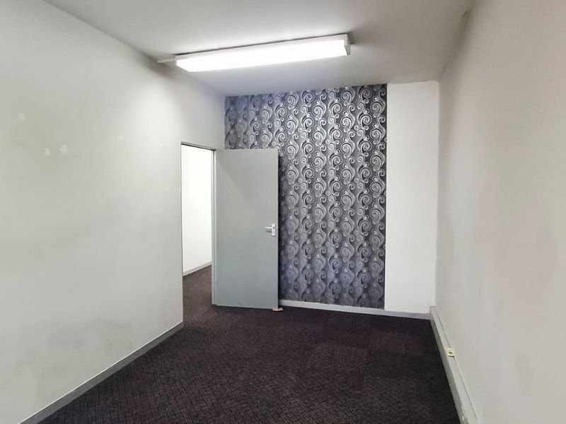 **Impeccably Maintained Offices in a Premier Business Hub** - Photo 7