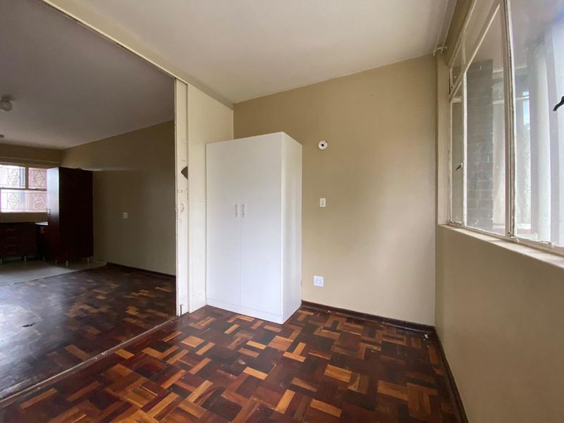 **Neat 3 Bedroom Apartment for Rent** - Photo 6