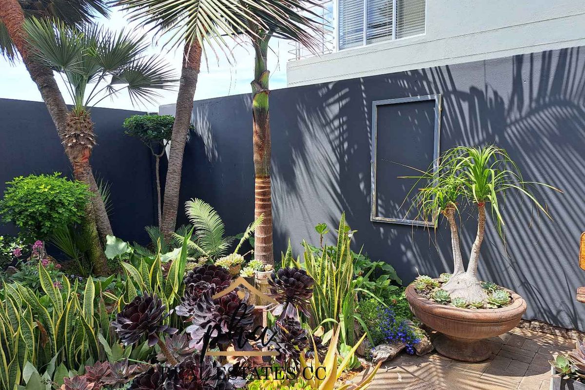 Exceptional 4 bedroom Family home with  beautiful 2 bedr flat in prime Lagoon Area, Walvis Bay - Photo 4