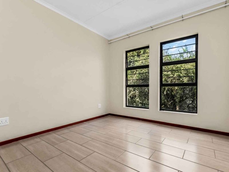 Immaculate 2 Bedroom 2 Bathroom Loft Apartment - Photo 5