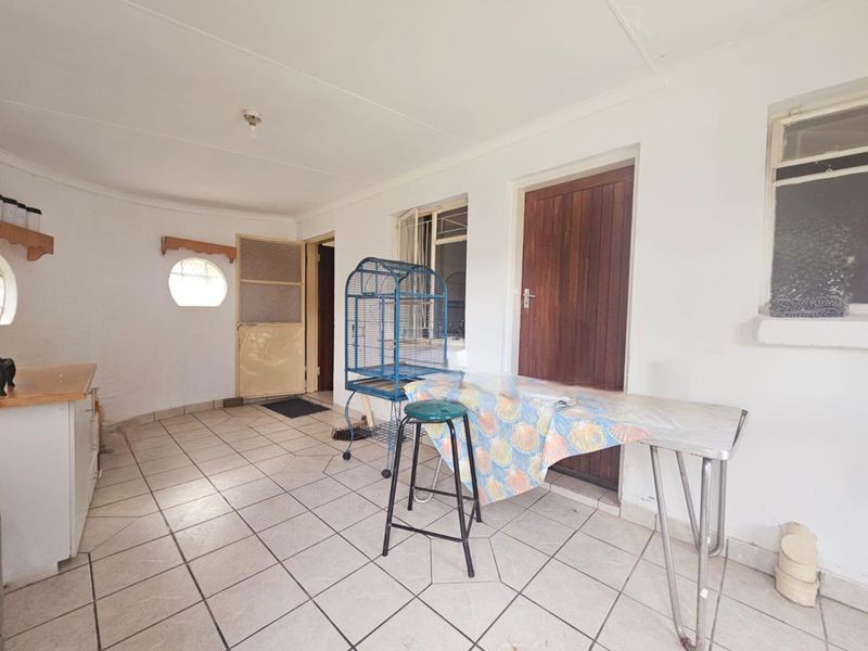 **Charming Facebrick Home with Income-Generating Flatlet** - Photo 4