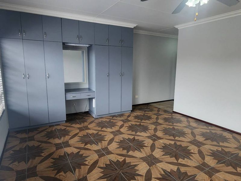 MASTERPIECE FOR STYLISH COMFORTABLE LIVING AND ENTERTAINING - Photo 8