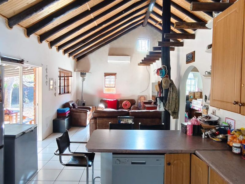 Multi-Unit Gem: Live, Rent, or Holiday in One Unique Property - Photo 6