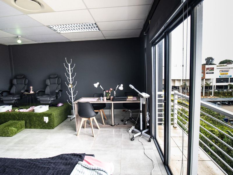 Wheelchair-Accessible Office with Lift & Secure Parking – Ballito Central - Photo 10