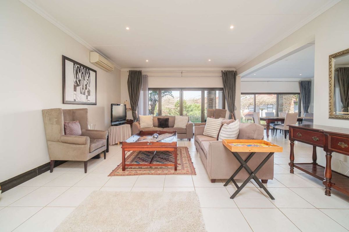 Fully Furnished 3-Bedroom Split-Level Townhouse in Zimbali Coastal Resort - Photo 4