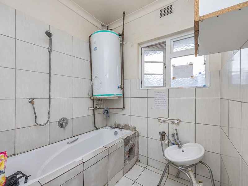 Spacious 3 Bedroom Apartment with Garage in Parow - Photo 10