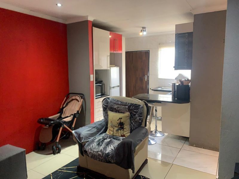 2 bedroom town house for sale in Naturena ext 13 - Photo 3