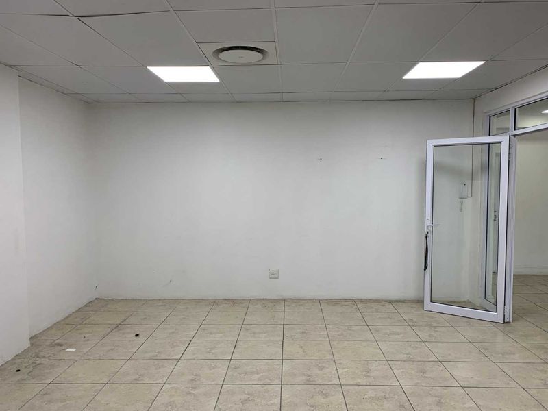 Prime Retail/Office Space in Neat Arcade – Secure Your Spot Today - Photo 10