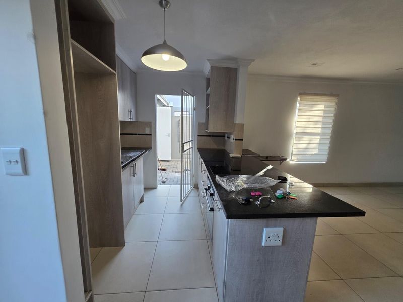 Prime Pretoria East Living: Escape to Leisure Bay - Photo 4