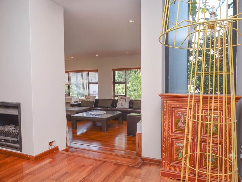 Exceptionally spacious and modern family home - Photo 6