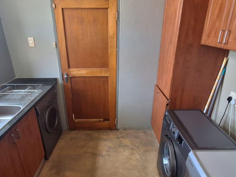 Charming Double Storey Family Home with Modern Amenities - Photo 7