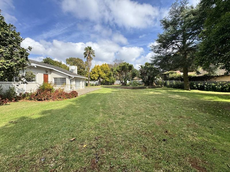 Newly Renovated 4 Bedroom Family Home in Northcliff - Photo 3