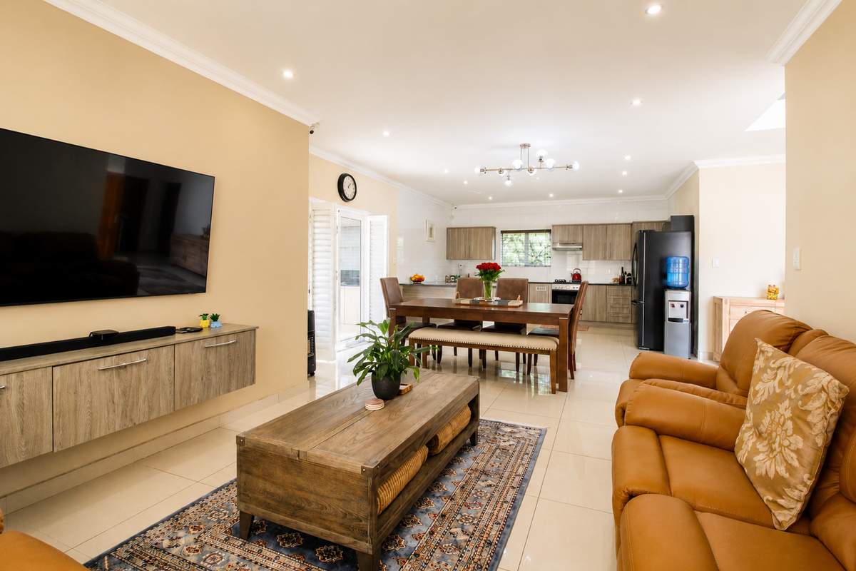 Elegant Family Duplex in Blue Valley Golf Estate - Photo 4