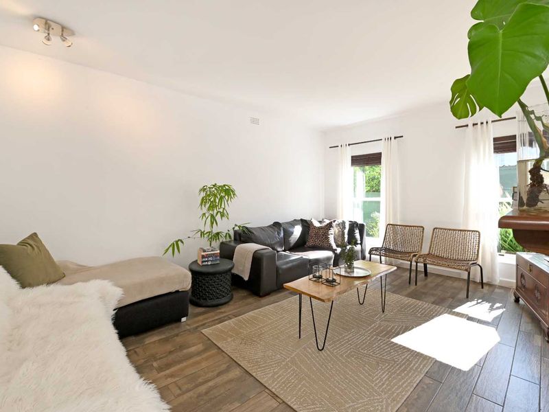 3 Bedroom Home in Rondebosch - Photo 9