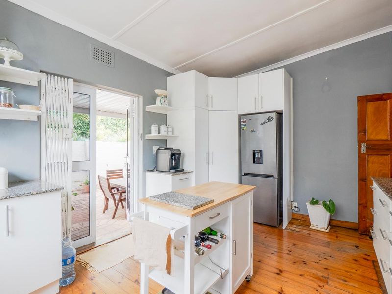 Spacious Family home - Photo 5