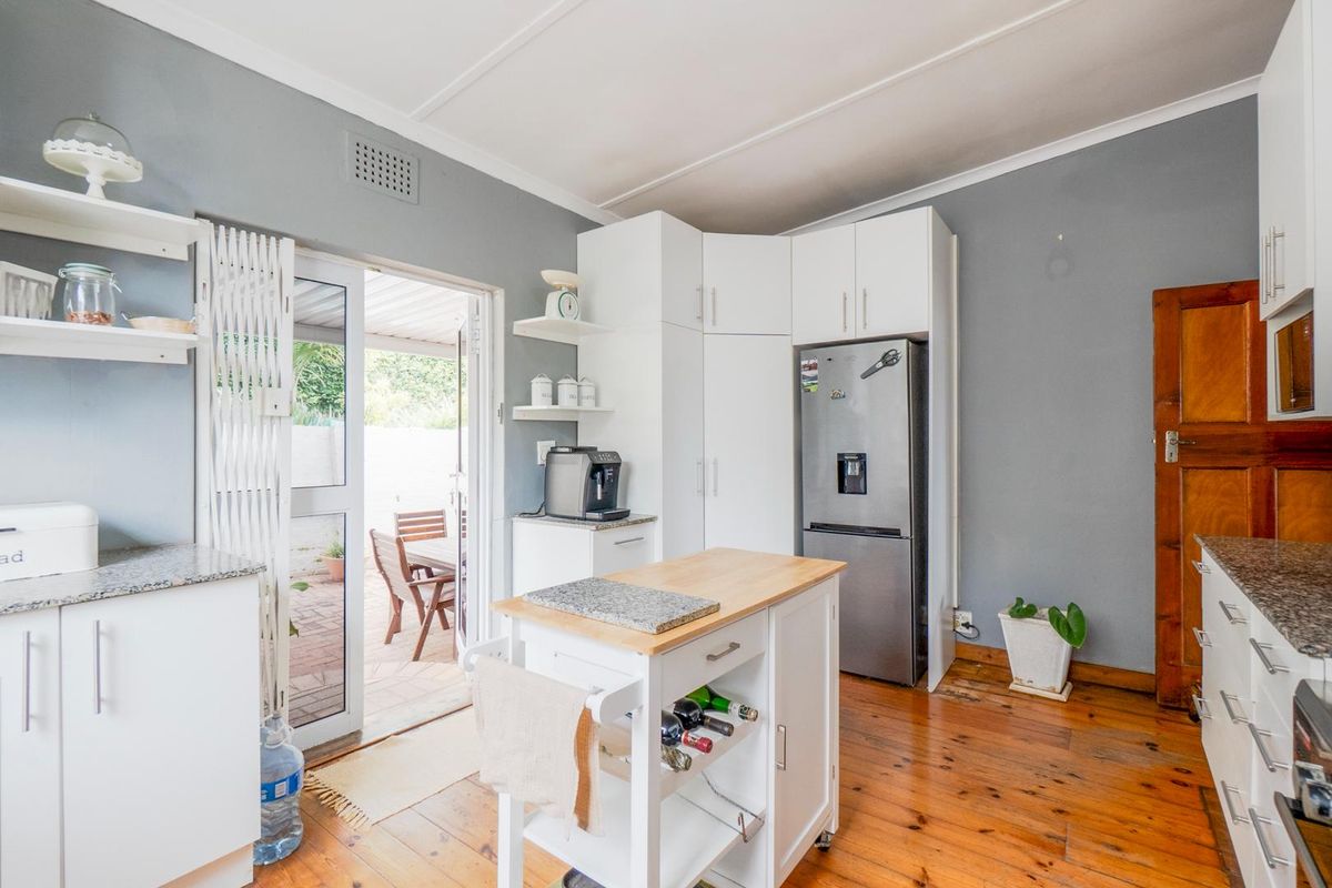 Spacious Family home - Photo 5