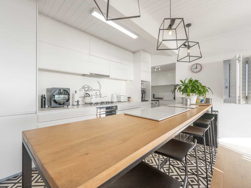 Contemporary Hillside Retreat with Expansive Bay Views - Photo 8