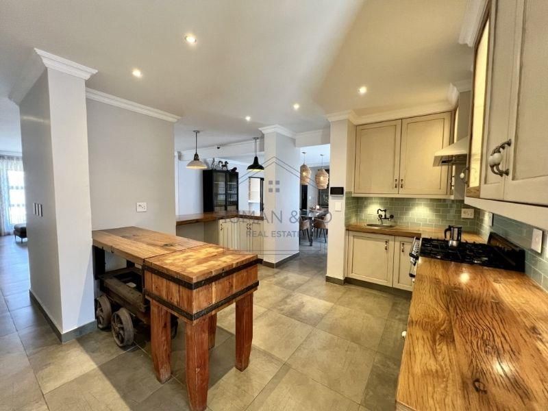 Luxurious 5-Bedroom Home with exquisite finishes in prime Meersig Area. - Photo 9