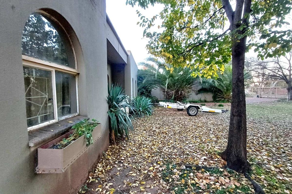 Spacious 4-Bedroom Home  in a Prime Location - Photo 4