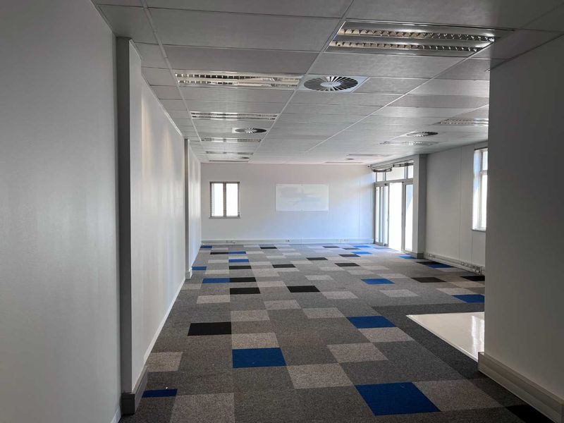 Impress Clients with High-End Finishes and Natural Light - Photo 3