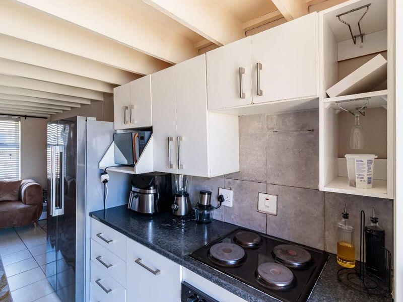 Starter Home - Walmer Link - Photo 6