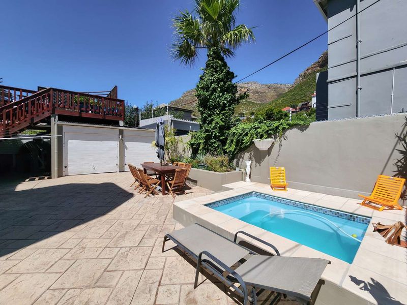 Iconic Muizenberg Property | 2 Apartments | Sold as Going Concern | Guesthouse/Commercial Potential - Photo 4