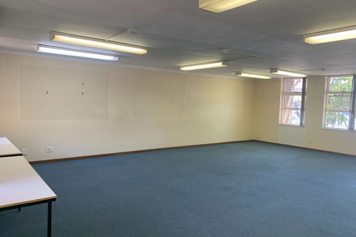 Prime Ground Floor Office Space Next to Howard Centre - Photo 2
