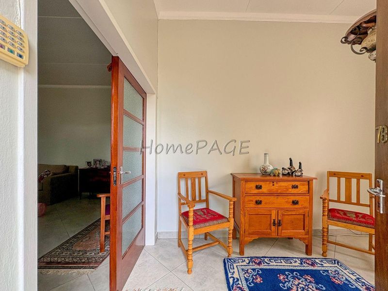 Otjiwarongo:  Property with 3 x Flats is for sale - Photo 6