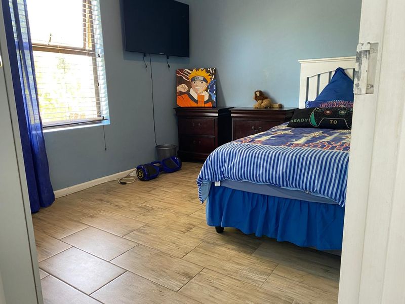 Stunning 4-Bedroom Duplex in Sought-After Bardale Village - Photo 9