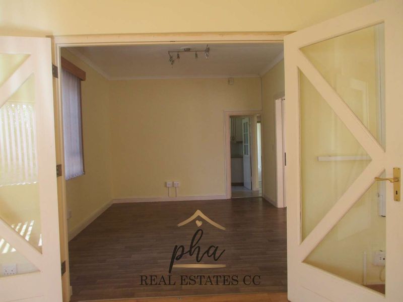 Endless Possibilities Await – Spacious Property in the Heart of Swakopmund - Photo 4
