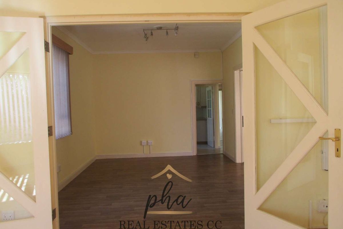 Endless Possibilities Await – Spacious Property in the Heart of Swakopmund - Photo 4