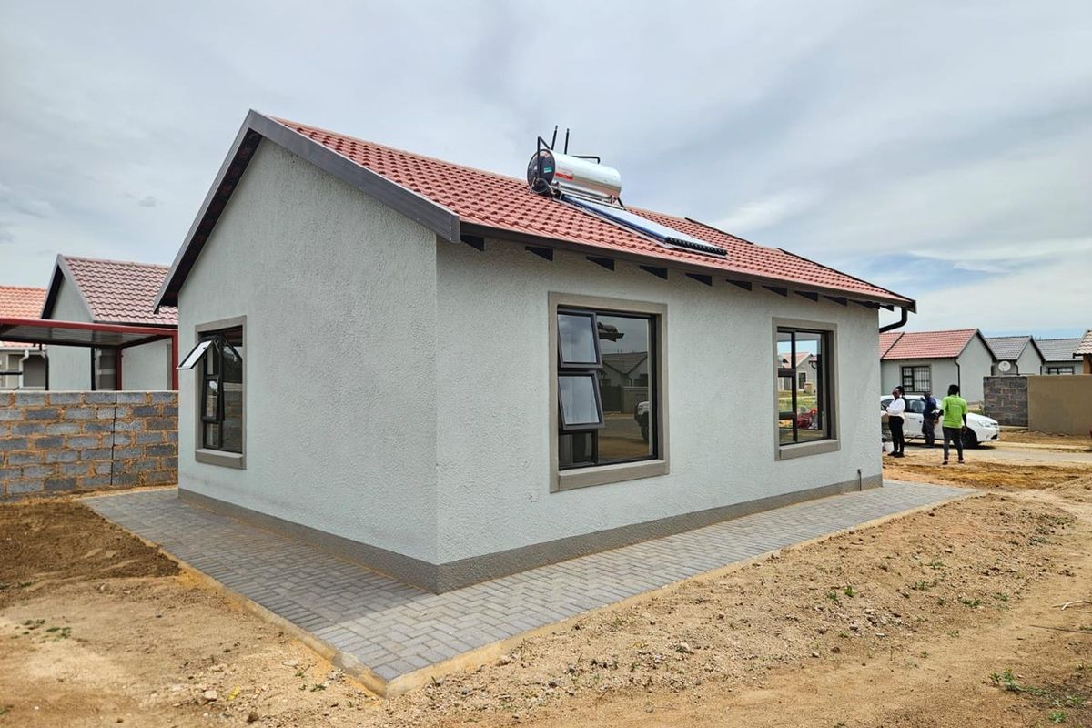 Affordable Living – Your New Home Awaits - Carnival Grove ! - Photo 4