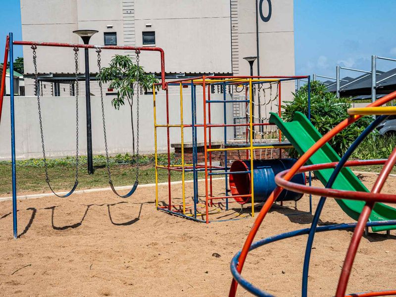 Secure ground floor estate living - Photo 3