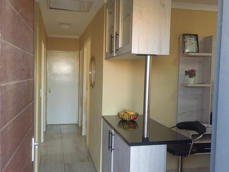 Clayville R 950 000- A Beautiful Family Home , a real gem! - Photo 8
