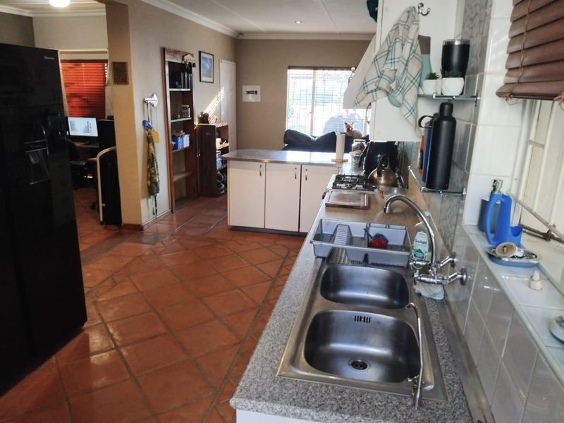 Pionierspark Ext 1 - 3 Bedroom Townhouse for sale - Photo 4