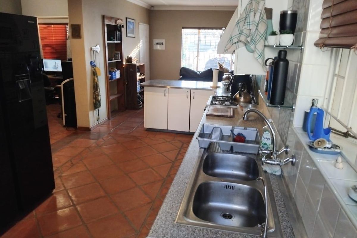 Pionierspark Ext 1 - 3 Bedroom Townhouse for sale - Photo 4