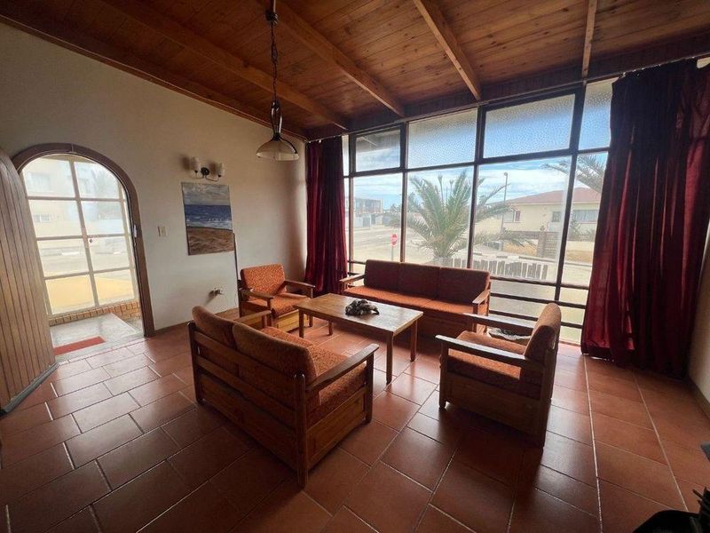 FOR RENT- FURNISHED CORNER 3-BEDROOM HOUSE WITH SEPARATE FLAT – VINETA, SWAKOPMUND - Photo 2