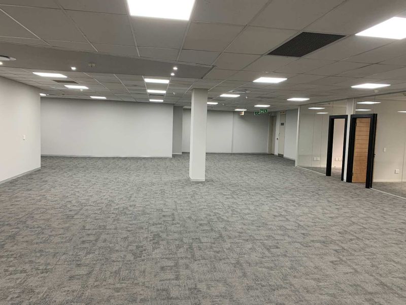 412m2 Refurbished Office Space To Let in Bryanston - Photo 8