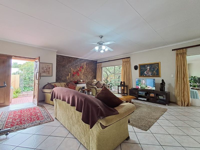 3 Bedroom House for Sale in Brackenhurst - Photo 2