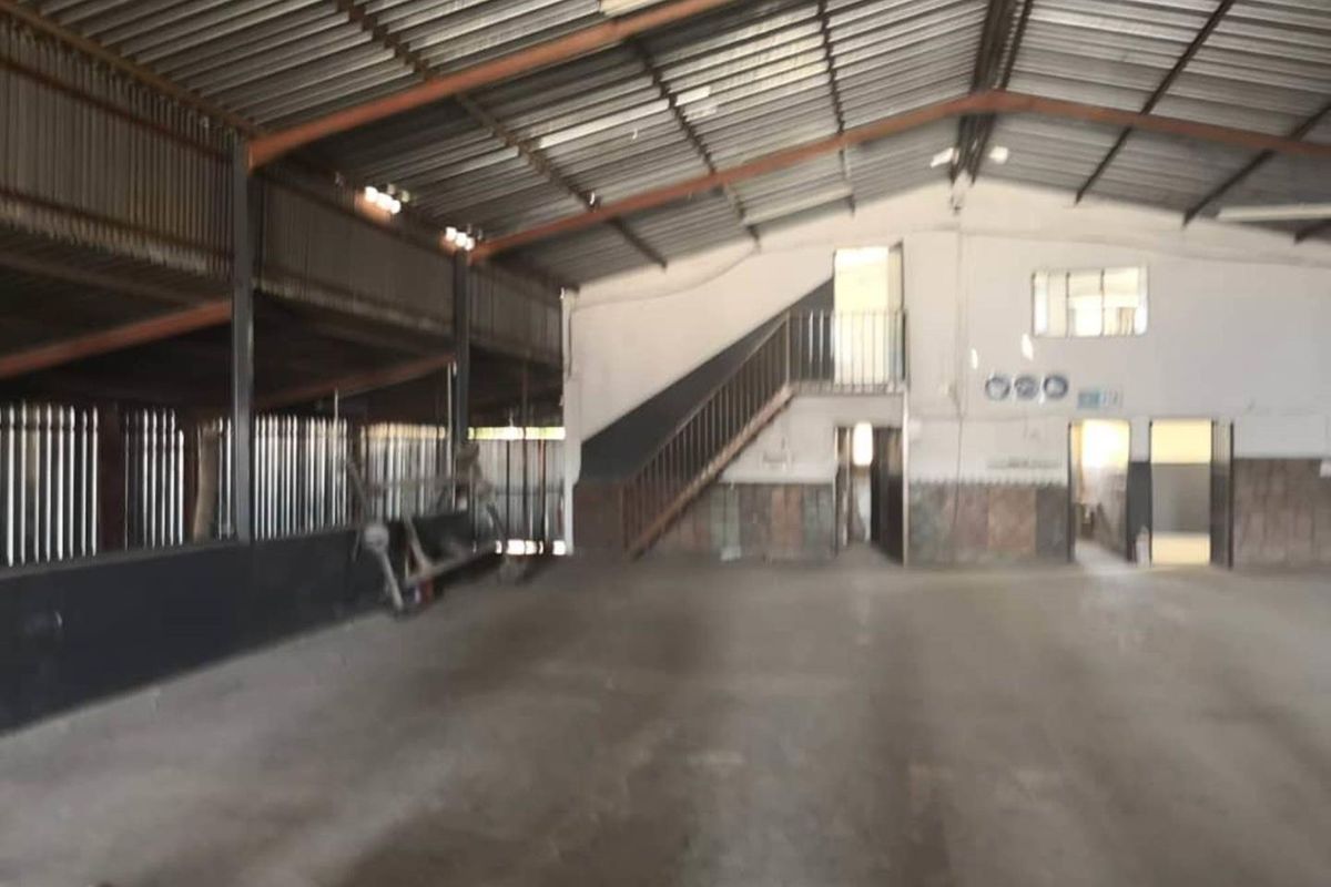 Warehouse For Sale - Lafrenz  Industrial - Photo 4