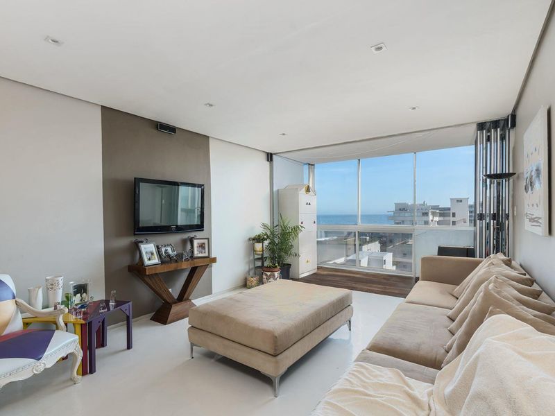 PRIME BANTRY BAY APARTMENT – OPPOSITE SAUNDERS ROCKS - Photo 2