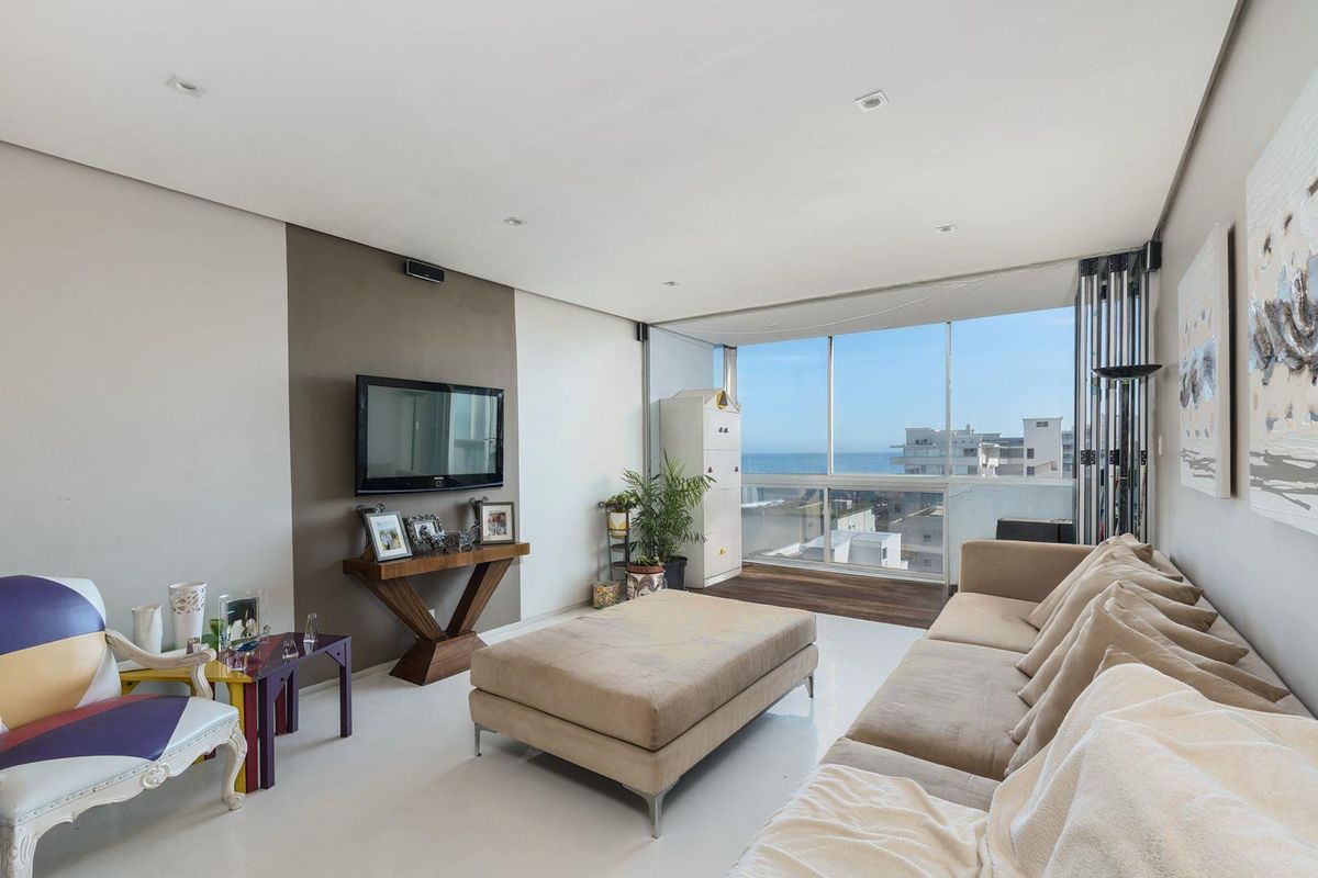 PRIME BANTRY BAY APARTMENT – OPPOSITE SAUNDERS ROCKS - Photo 2