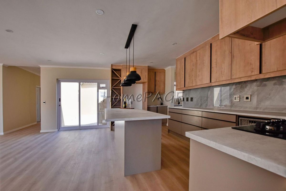 Rossmund, Swakopmund:  NEW 3 Bedr Home WITH ROOFTOP PATIO - Photo 5