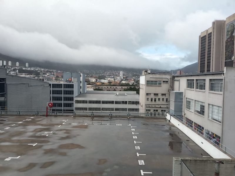 Centrally Located 534sqm Office with Security & Fiber - Photo 10