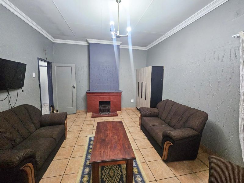Spacious Family Haven with Flatlet, Skyline Views & No Loadshedding - Photo 9