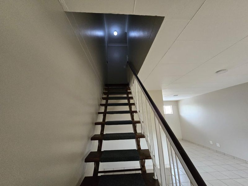 2 Bedroom apartment in Rietfontein - Photo 8