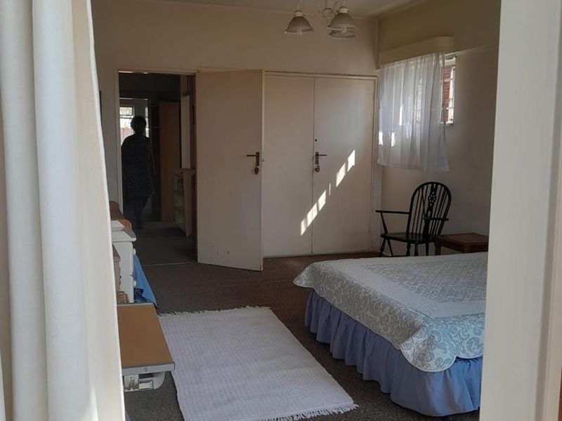 Spacious 105sqm Waverley Apartment in a Secure Boomed Area - Photo 10