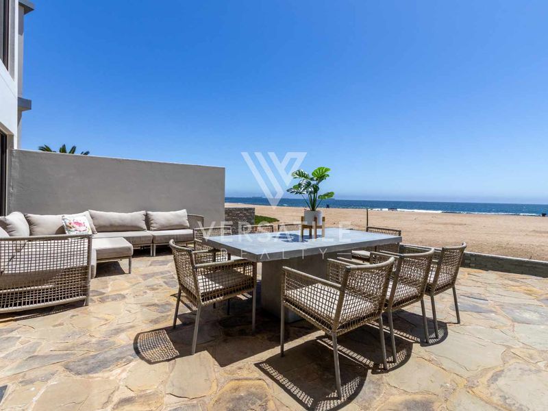 Beachfront House for Sale - Photo 3